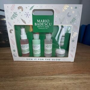 New Mario Badescu - Dew It For The Glow Kit